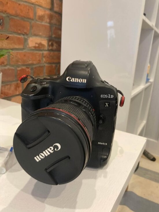 Canon 1DX Mark II Camera - Picture 1 of 5